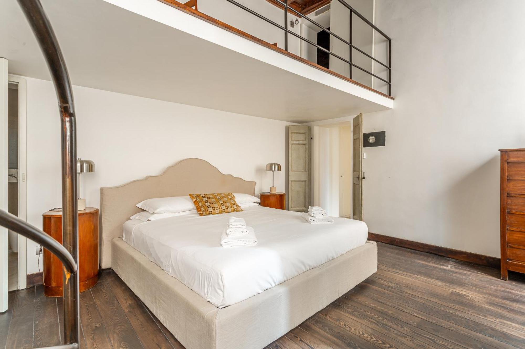 Iflat Pantheon Elegant 3-bedroom Rome