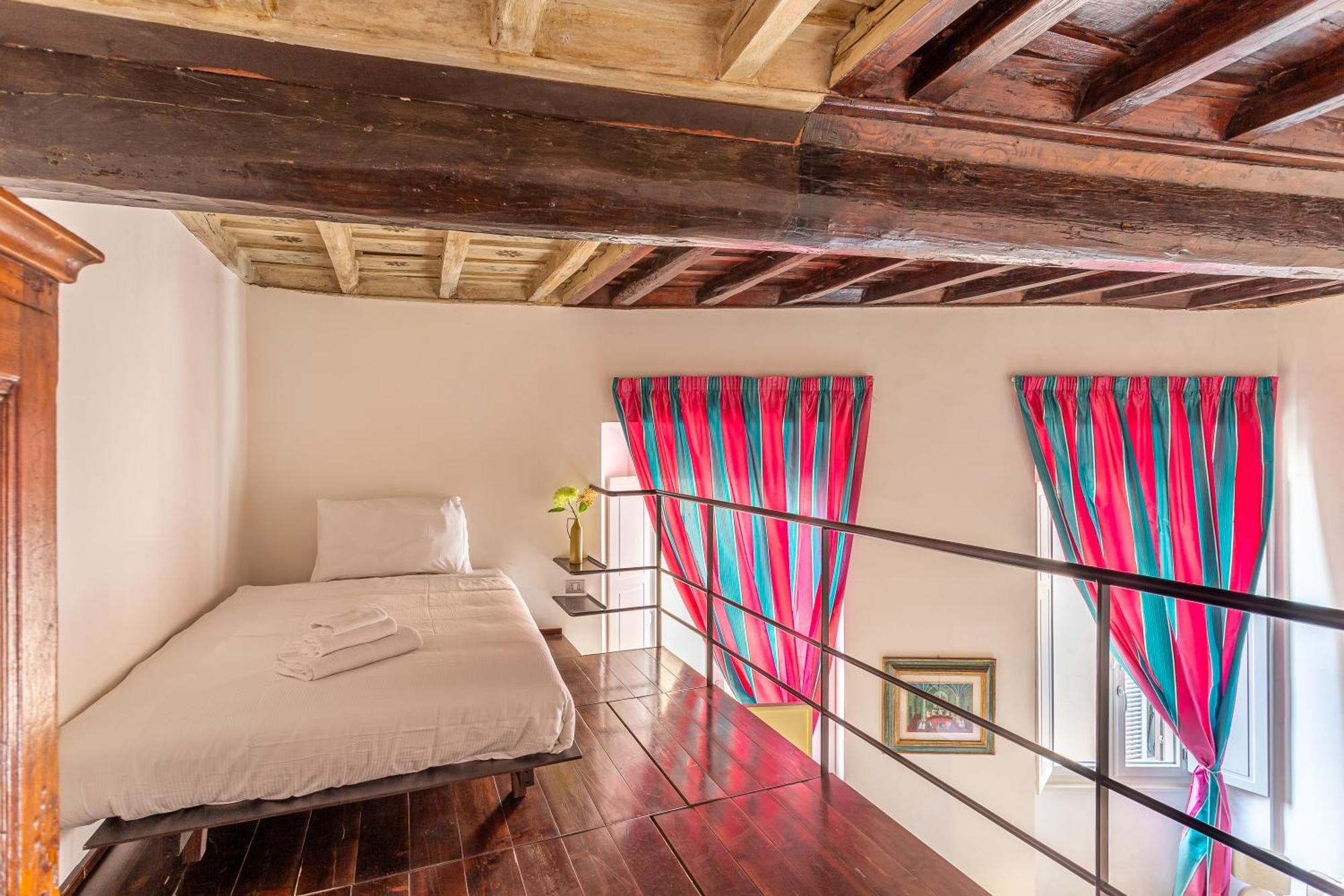 Iflat Pantheon Elegant 3-bedroom Apartment