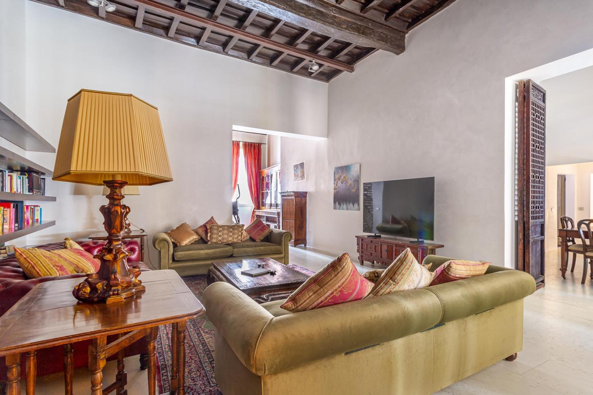Iflat Pantheon Elegant 3-bedroom Apartment